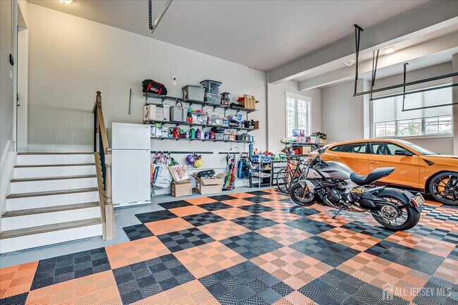 Building Photo - 3979 Park Ave