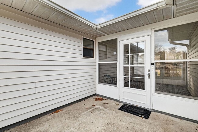 Building Photo - Spacious 2/2 in Leesburg Near Treadway Elementary – Bonus Room