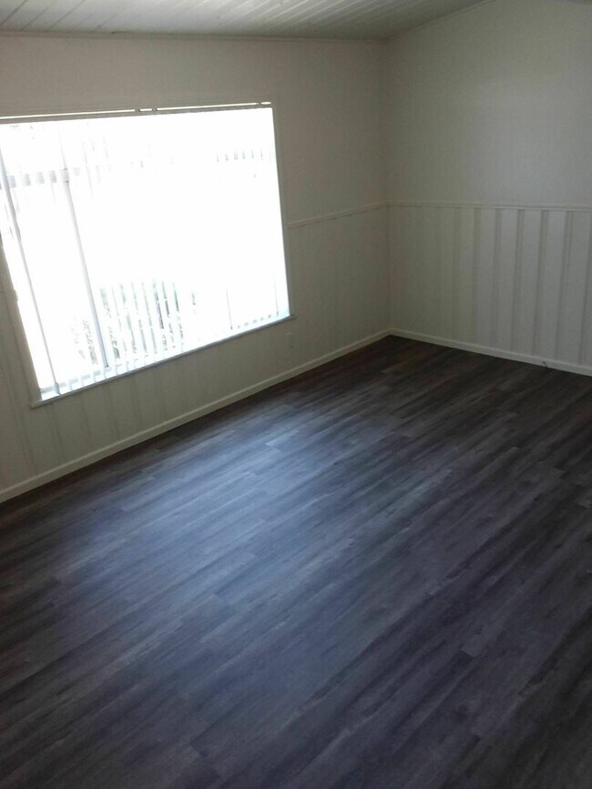 Building Photo - 538 N 16th St