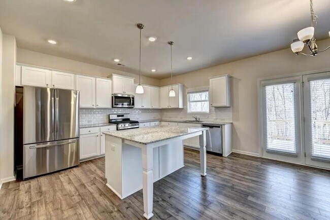 Building Photo - 162 Valimar Dr