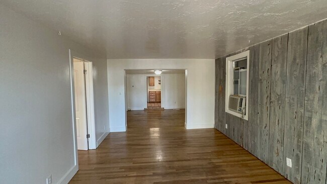 Building Photo - 285-287 N Center St Tri Plex