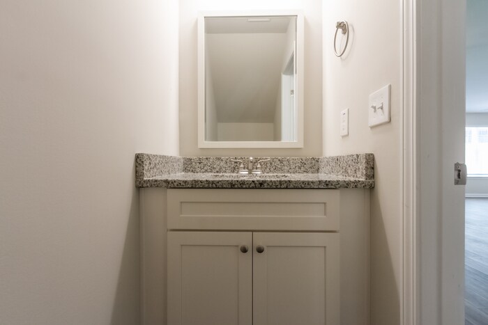 Building Photo - 474 Kirkland Dr