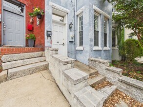 Building Photo - 612 N 21st St