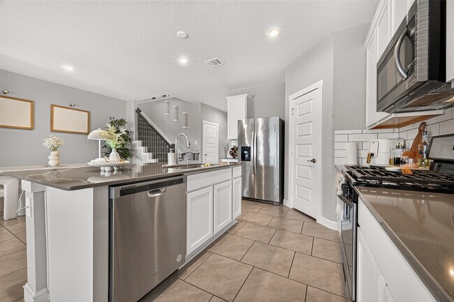 Building Photo - 7211 Colwyn Bay Trl