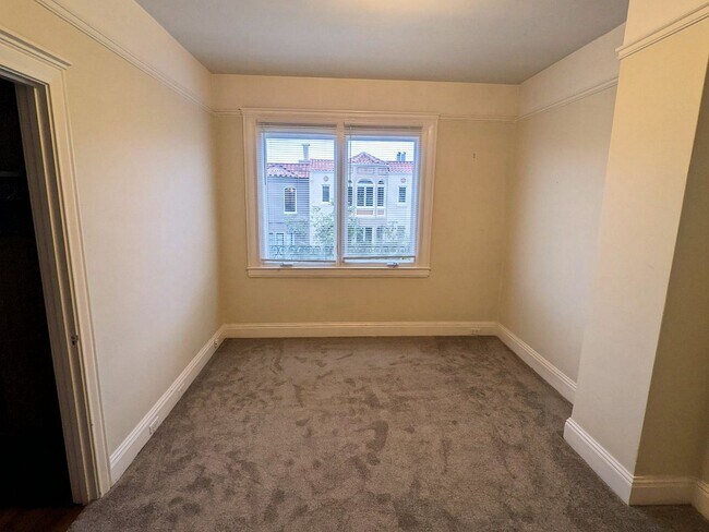 Building Photo - 3017-3023 Baker Street