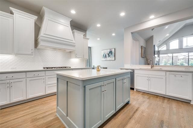 Building Photo - 2740 Meadowbrook Blvd