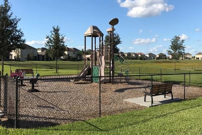 Building Photo - 4890 Palmetto Park Dr