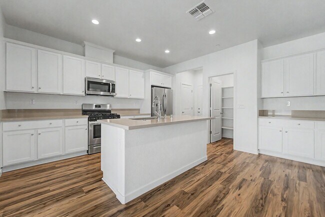Building Photo - 1469 Dunwoody Dr