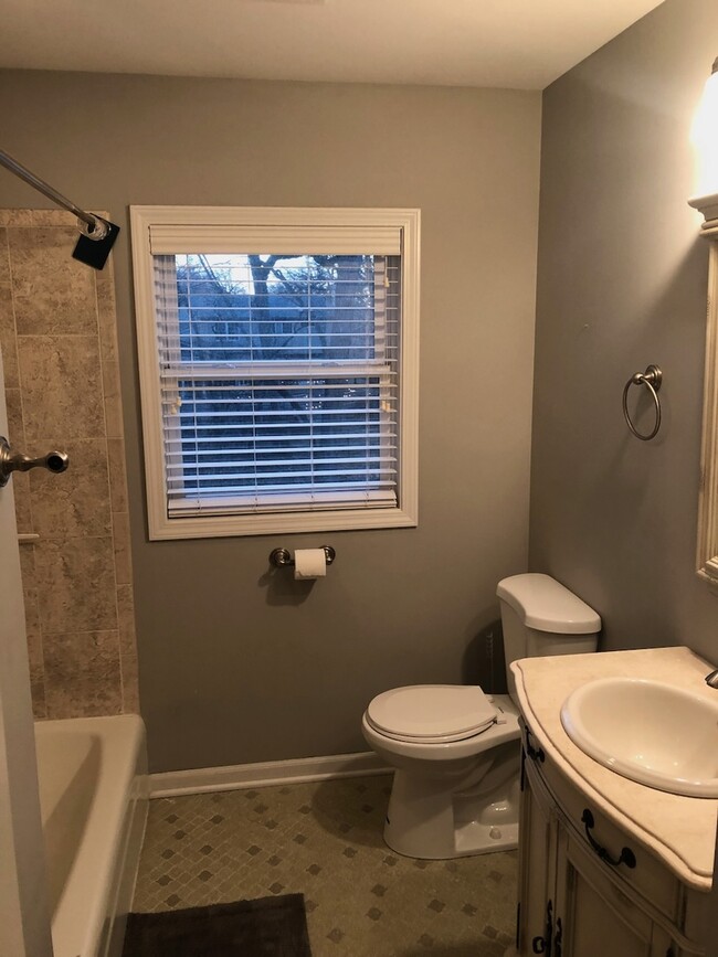 Building Photo - 1721 Shagbark Ct