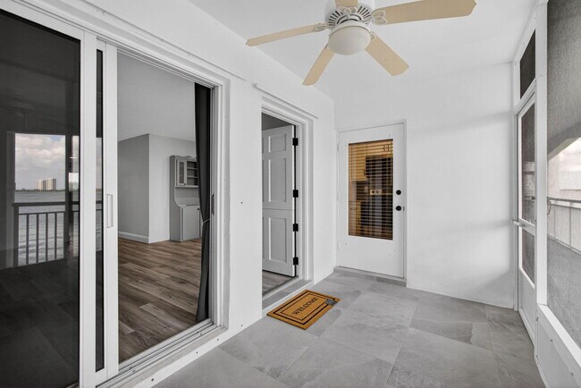 Building Photo - 100 Shore Ct