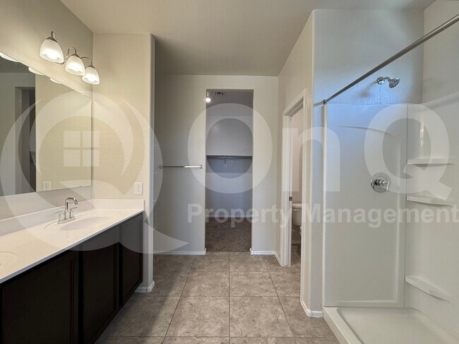 Building Photo - 2455 E Alida Dr