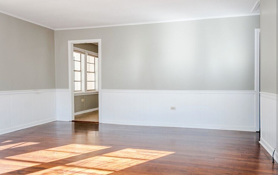 Building Photo - 104 Bingham Ave