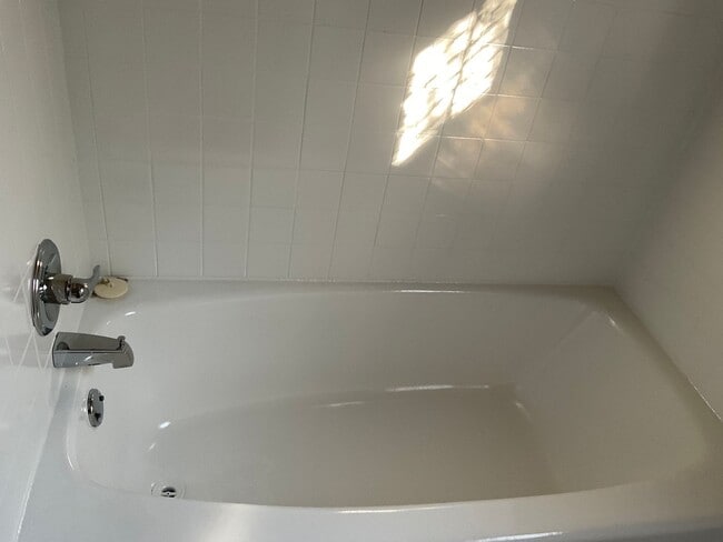 Building Photo - 1009 SW 65th St