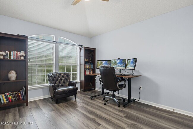 Building Photo - 6110 Bartram Village Dr