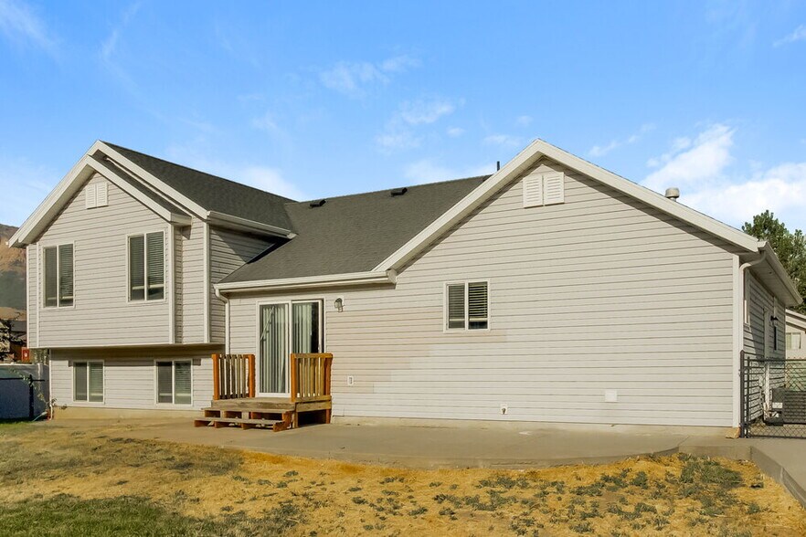 Building Photo - 2353 N 400 W