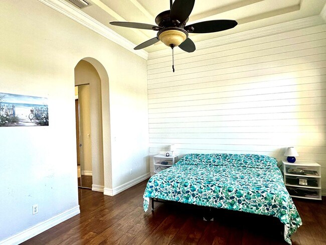 Building Photo - GORGEOUS 3 BEDROOM 2 BATH HOME IN PARKLAND