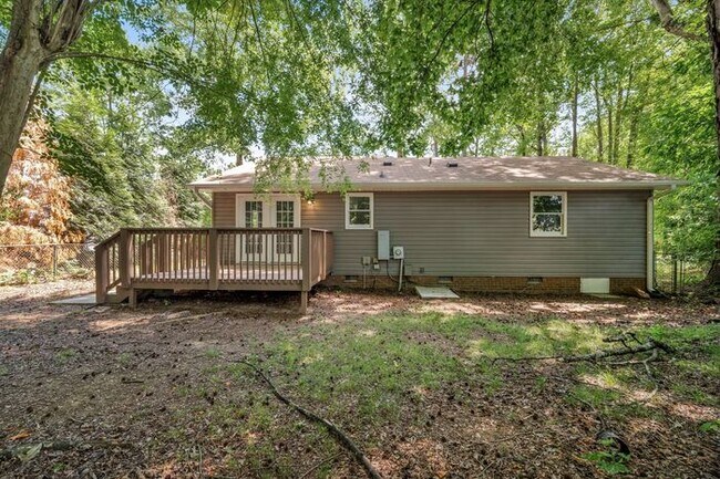 Building Photo - Great Location off of South Holden Road. 3 Bedroom 2 Bathroom Home.