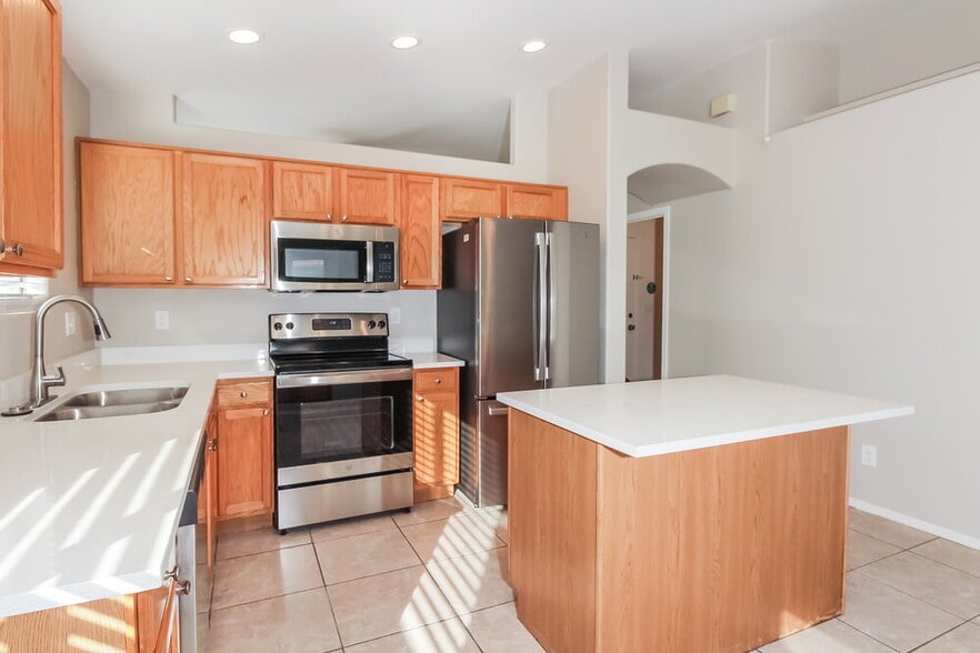 Building Photo - 8523 N Cantora Way