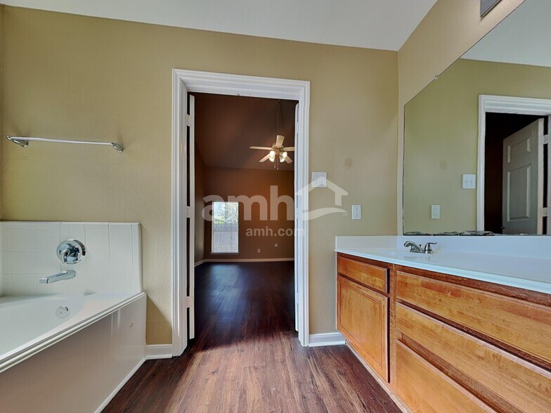 Building Photo - 22927 Lily Creek Dr