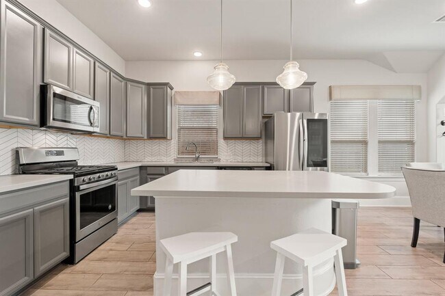 Building Photo - 6023 Dovetail Cliff Ct