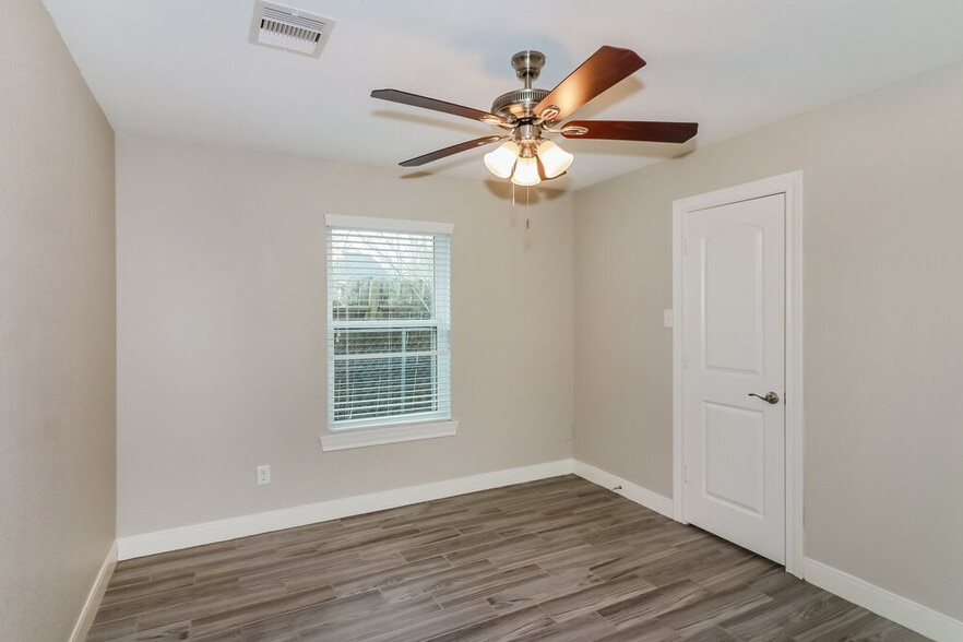 Building Photo - 1140 Glenda St