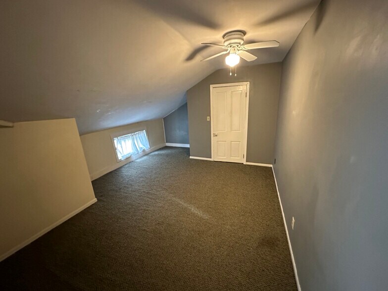 Building Photo - 10 W Hollister St