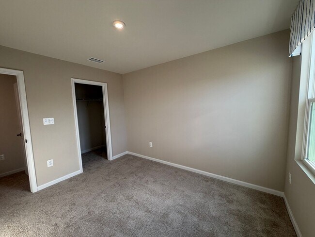 Building Photo - 59 Glacier Ave