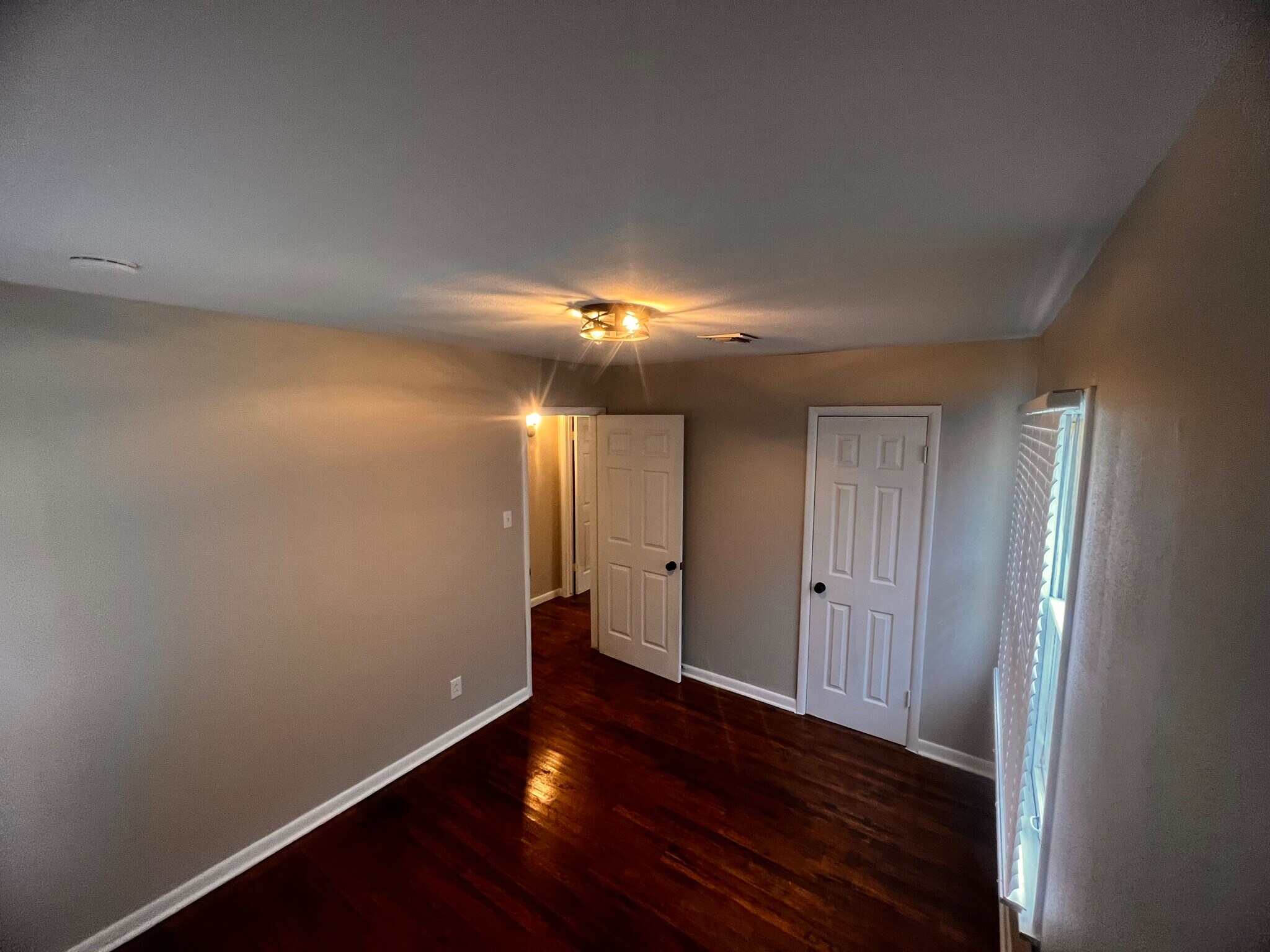 Building Photo - 1321 N 2nd Ave