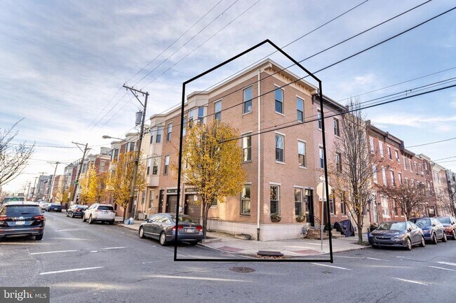 Building Photo - Three Bedroom Graduate Hospital Apartment