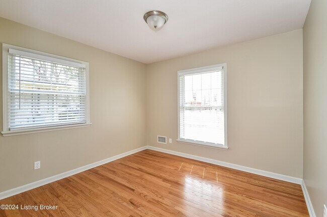 Building Photo - 6201 W Pages Ln