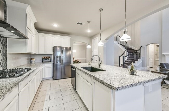 Building Photo - 16526 Whiteoak Canyon Dr