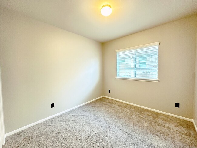 Building Photo - 10210 Larkmist Ln