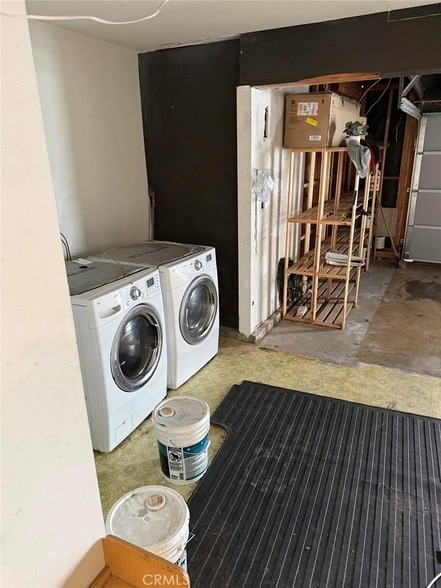 Building Photo - 408 N Flower St