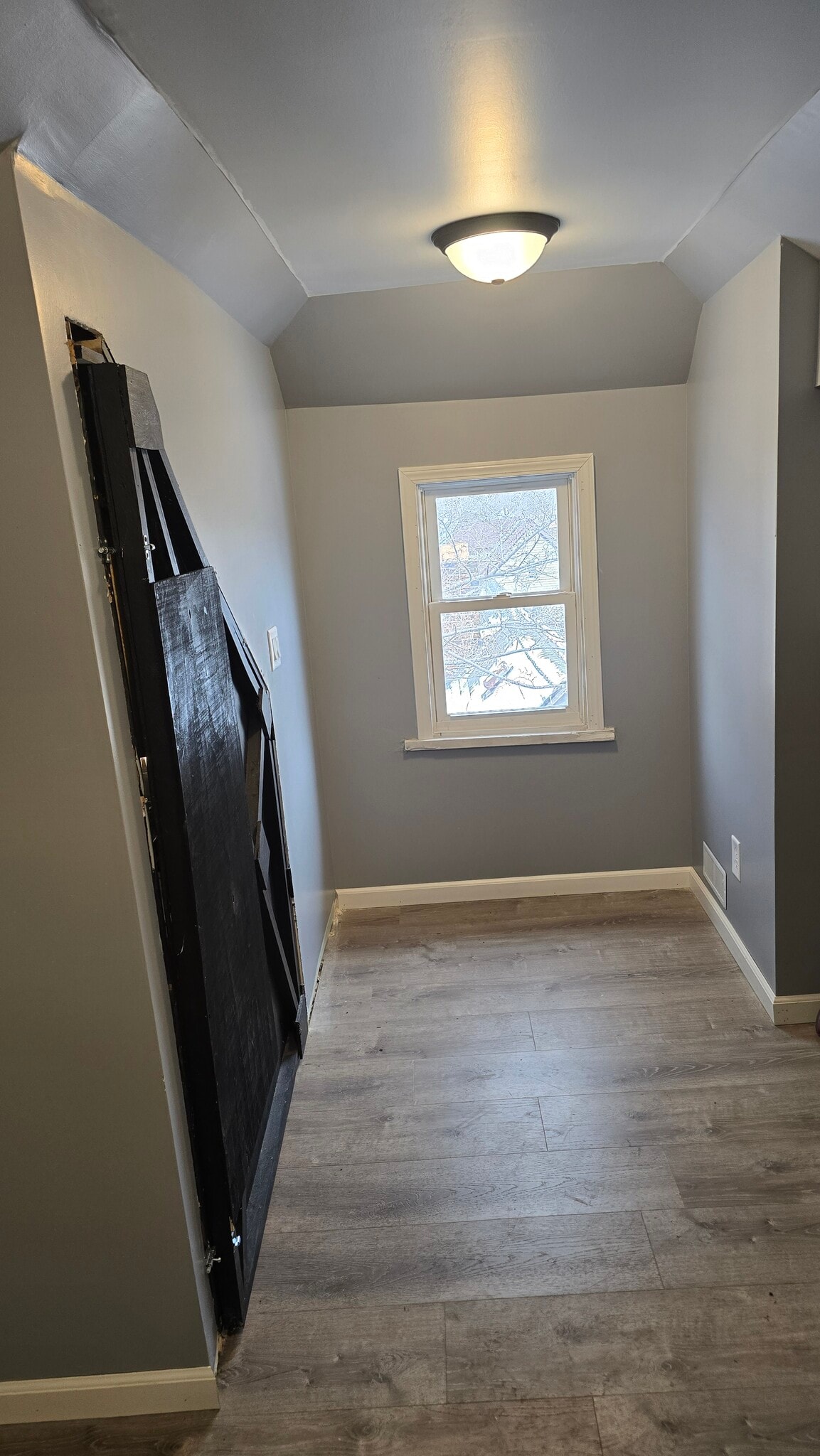 Building Photo - 1550 Richard Gordon Hatcher Blvd