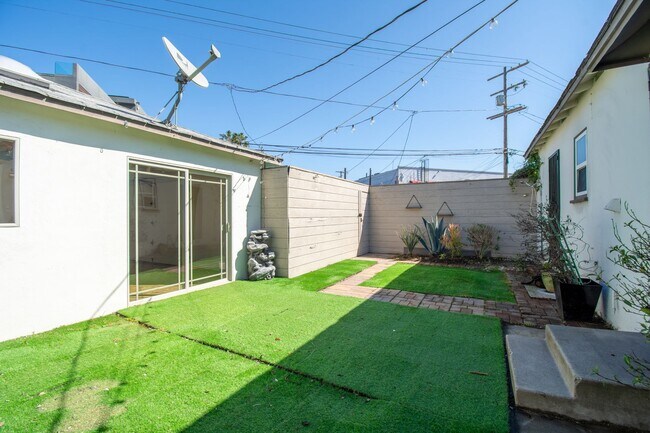 Building Photo - 1781 Washington Way