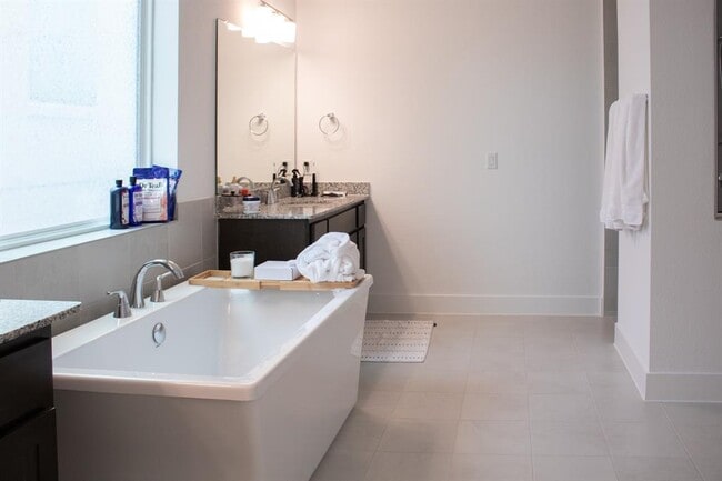 Building Photo - 1709 Novara Trl