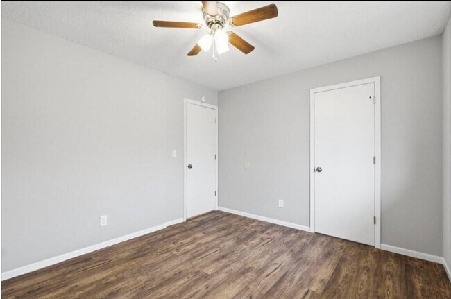 Building Photo - 315 Foxfire Dr