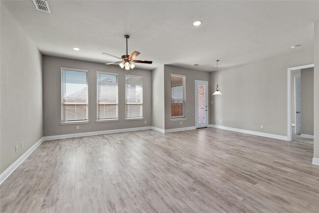 Building Photo - 206 Miramar Ave