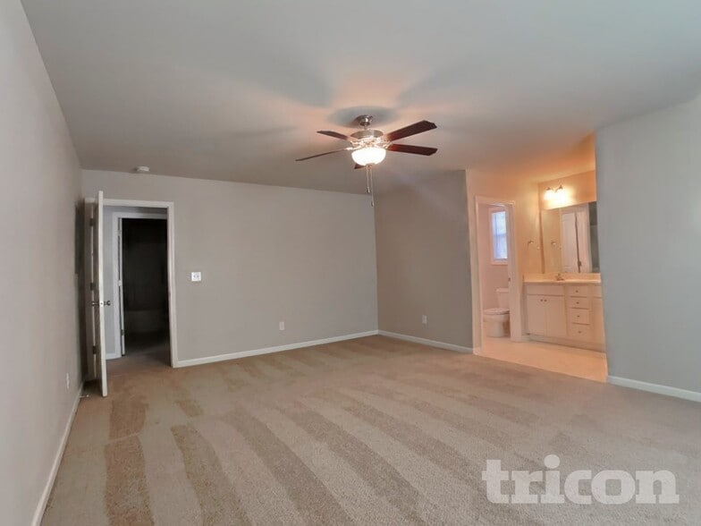 Building Photo - 205 Tractor Pl