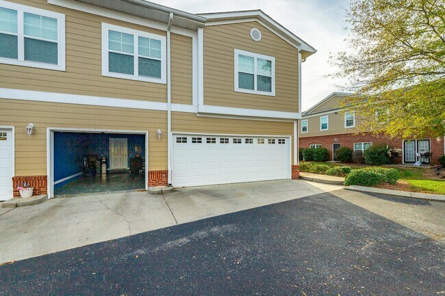 Building Photo - 6105 Regency Ct