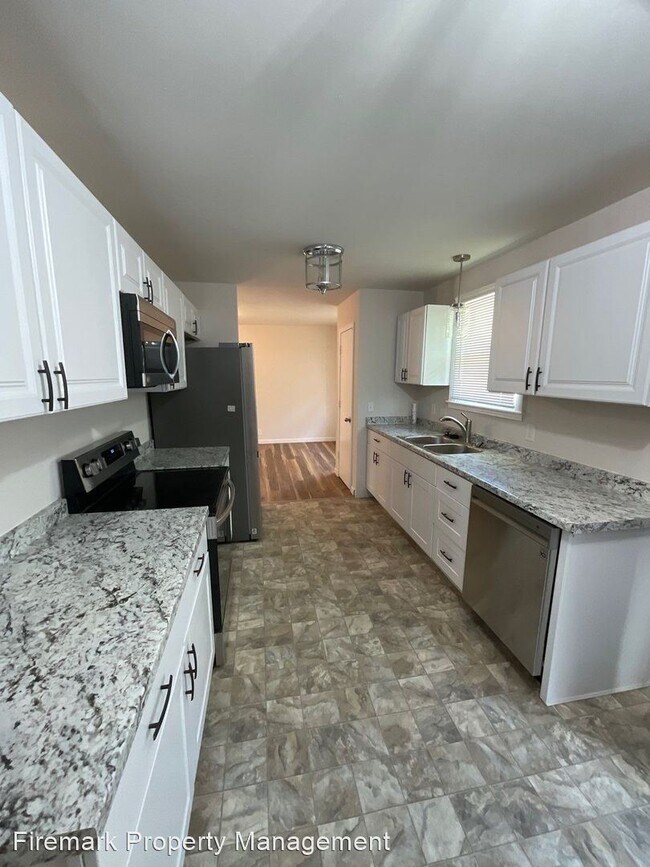 Building Photo - 3 br, 1.5 bath House - 2900 Edge Moor Drive