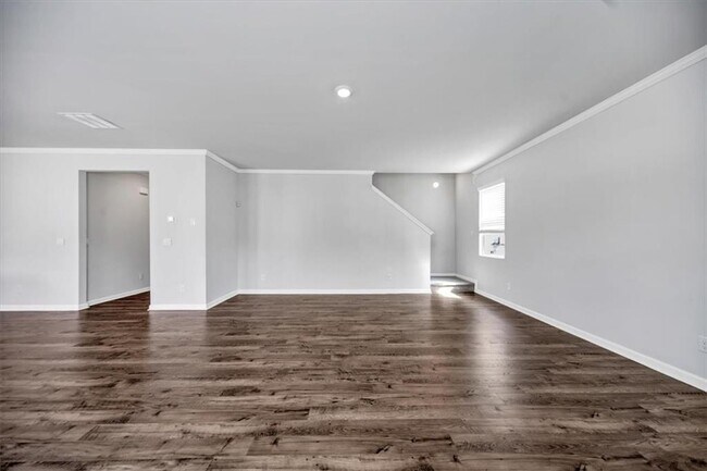 Building Photo - 167 Fernbrook Trl