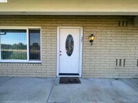 Building Photo - 35 Fountainhead Ct