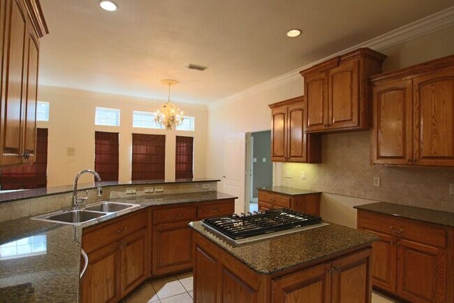 Building Photo - Stunning 3 Bedroom Rental in South Tyler! Tour Today!