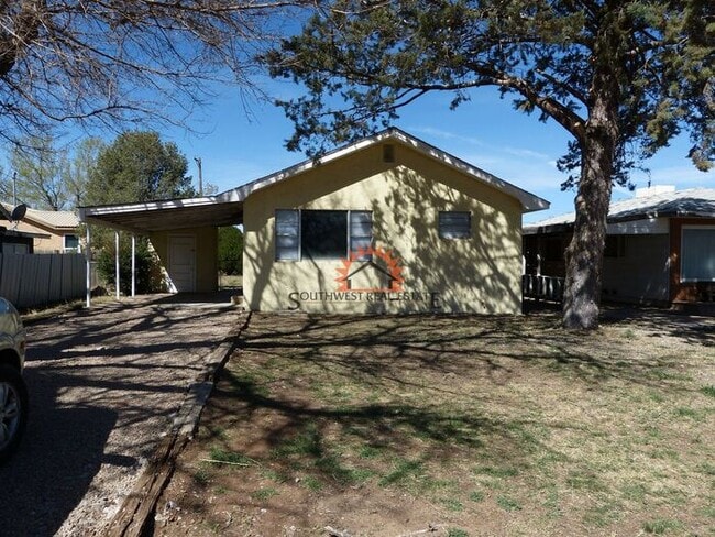 Primary Photo - Super Cute 2 bedroom 1 bath home.