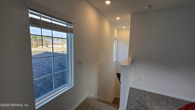 Building Photo - 644 Farmfield Dr