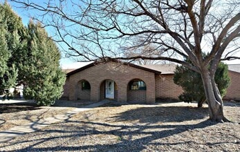 Building Photo - Beautifully Renovated 3bd/2ba home in Portales; Available 8/1/26