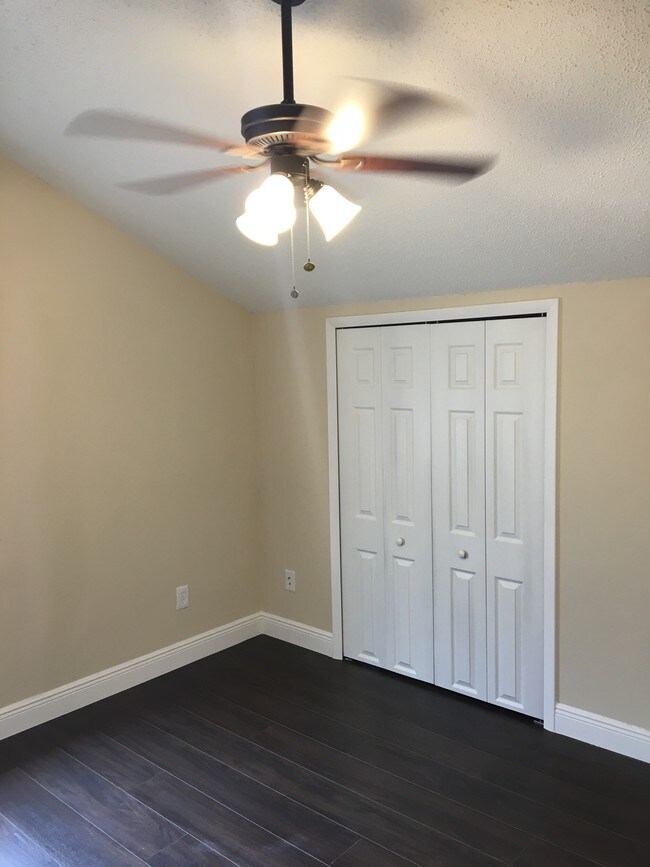 Building Photo - 17466 Dumont Dr