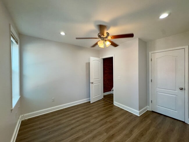 Building Photo - Beautiful 3Bed/2.5Bath Home in the City