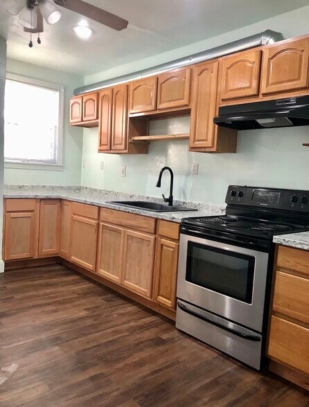 Building Photo - 1109 W 41st St